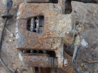 суппорт передний левый Daewoo Kalos 1 поколение [рестайлинг] 2006, 1.6 л., бензин, хетчбэк 5 дв.