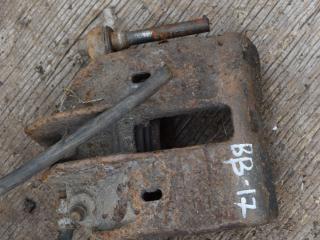 суппорт передний правый Volvo V40 1 поколение [рестайлинг] 2001, 1.9 л., дизель, МКПП, универсал