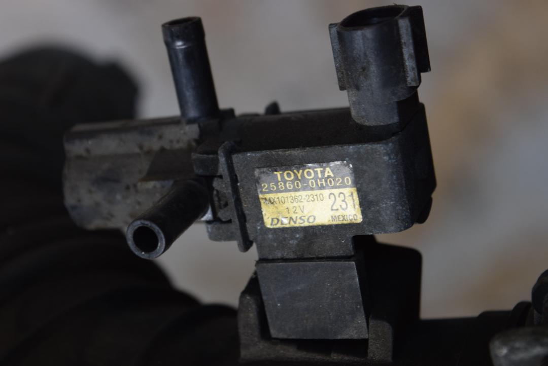 электромагнитный клапан Toyota Camry XV30 2003, 2.4 л., VVT-i, 2AZ-FE, бензин, АКПП, серый, седан, 258600H020 - фото №1