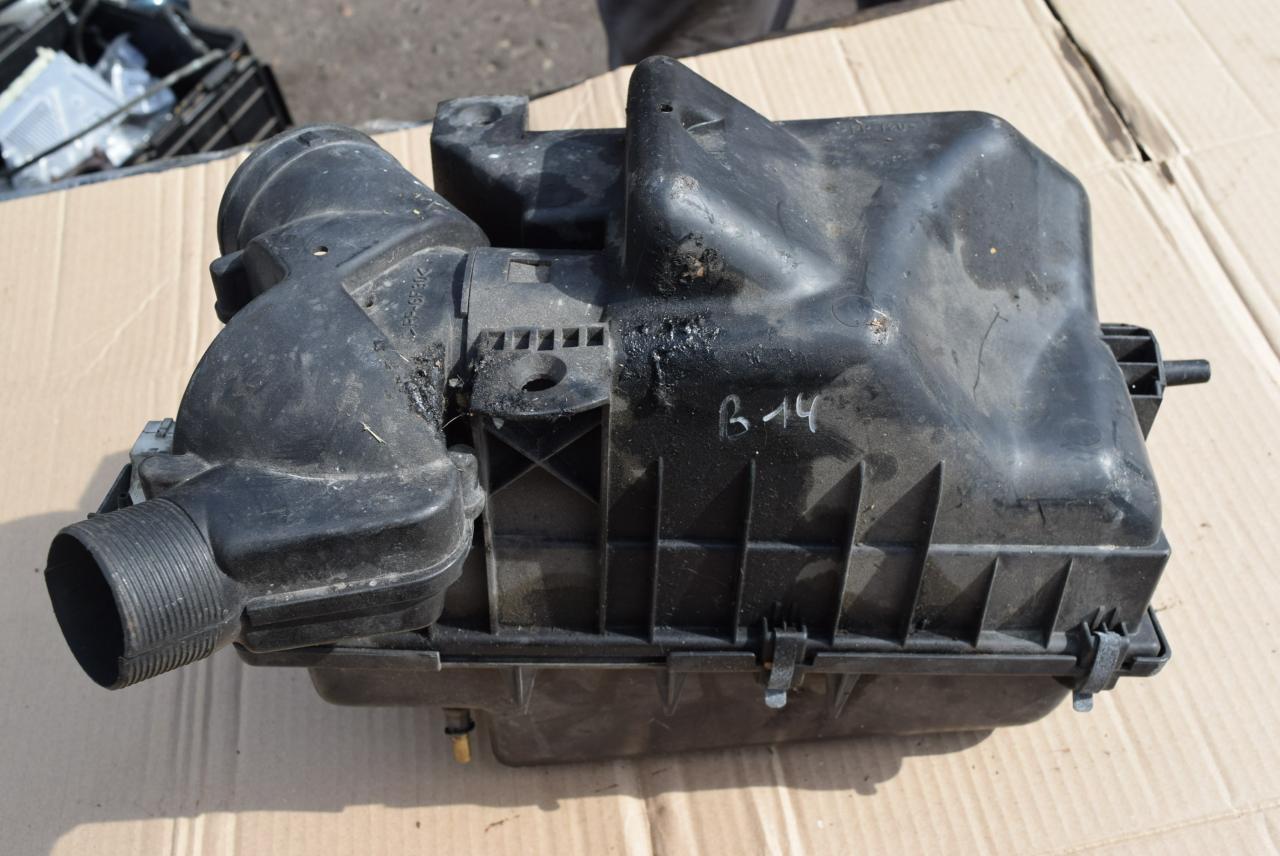 корпус воздушного фильтра Volvo 850 1 поколение 1992, 2.5 л., i, бензин, МКПП, седан, передний привод, 3507982 - фото №1