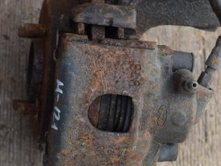 суппорт передний правый Ford Fiesta 4 поколение [рестайлинг] 1999