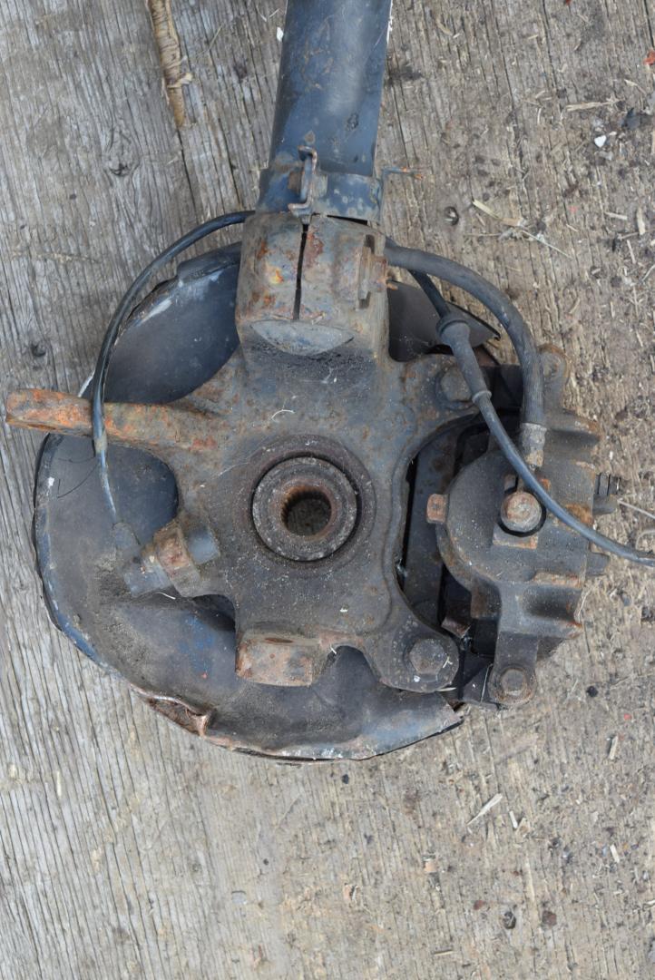 ступица передняя левая Rover 25 1 поколение 2000, 1.4 л., бензин - фото №1