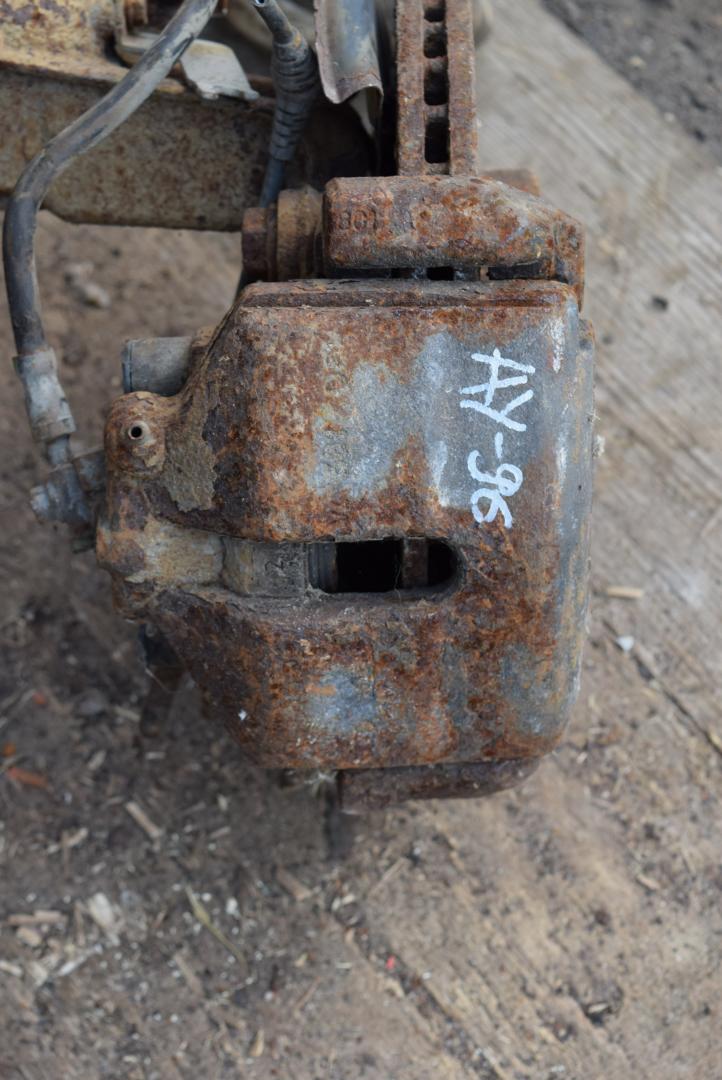 суппорт передний левый Skoda Octavia 2 поколение (A5) 2004, 1.9 л., дизель, МКПП, хетчбэк 5 дв. - фото №1