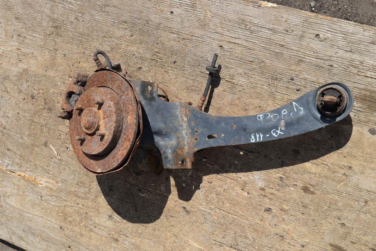 рычаг задний правый Ford Focus 1 поколение 2000, 1.6 л., бензин, 98AG5A968BJ - фото №1