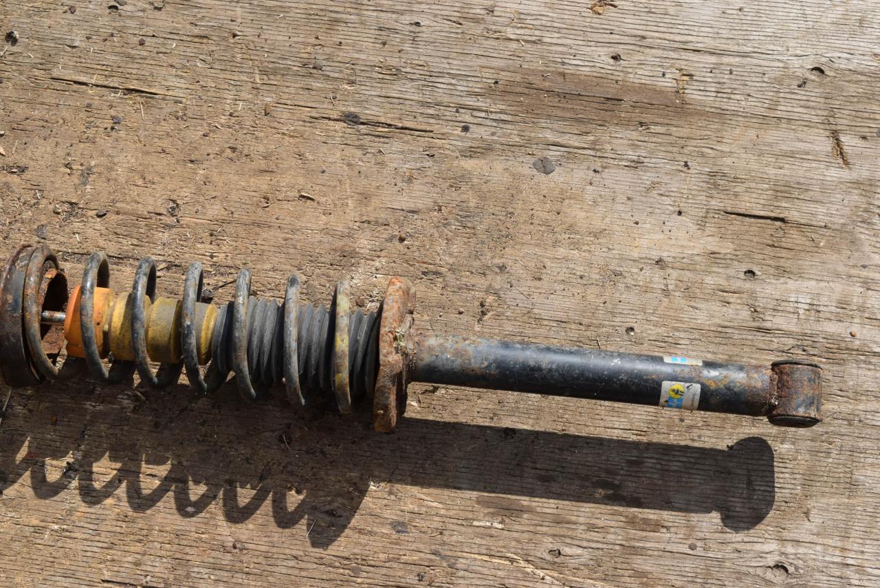 амортизатор задний Volkswagen Golf 3 поколение 1996, 1.9 л., AFN, дизель, хетчбэк 5 дв., BTE6219 - фото №1