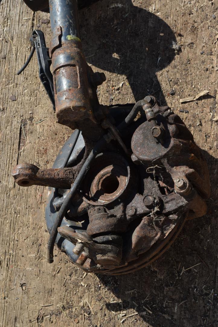 ступица передняя левая Toyota Corolla 8 поколение (E110) 1999, 1.6 л., бензин, МКПП - фото №1