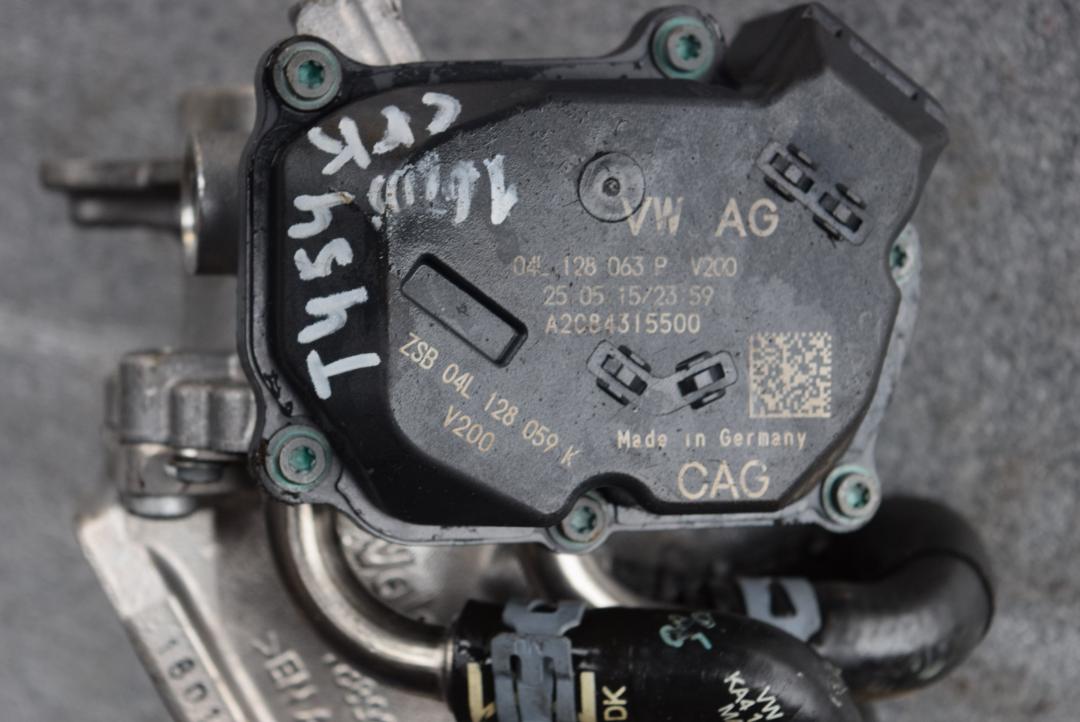 заслонка дроссельная Volkswagen Touran 2 поколение 2015, 1.6 л., CRKA, дизель, АКПП, универсал, передний привод, 04L128063P - фото №1