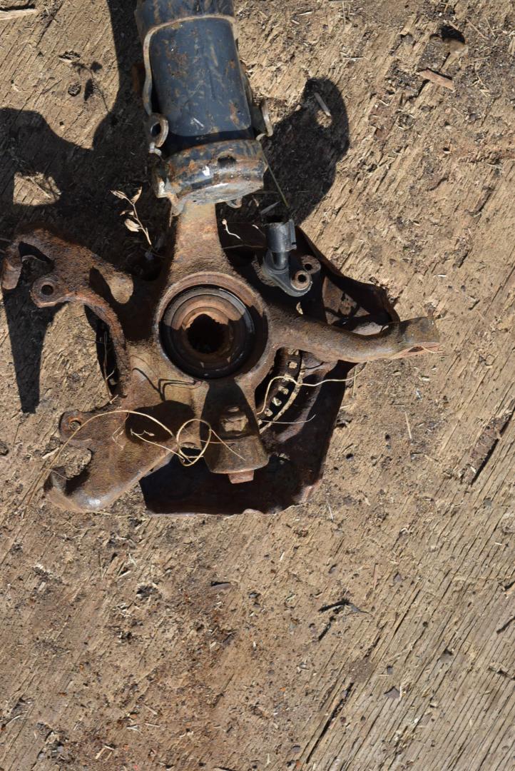 ступица передняя правая Volkswagen Polo 3 поколение 2000 - фото №1