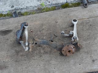 ступица передняя левая Audi A4 B5 1998, 1.9 л., дизель, МКПП, универсал, 8D0407257S