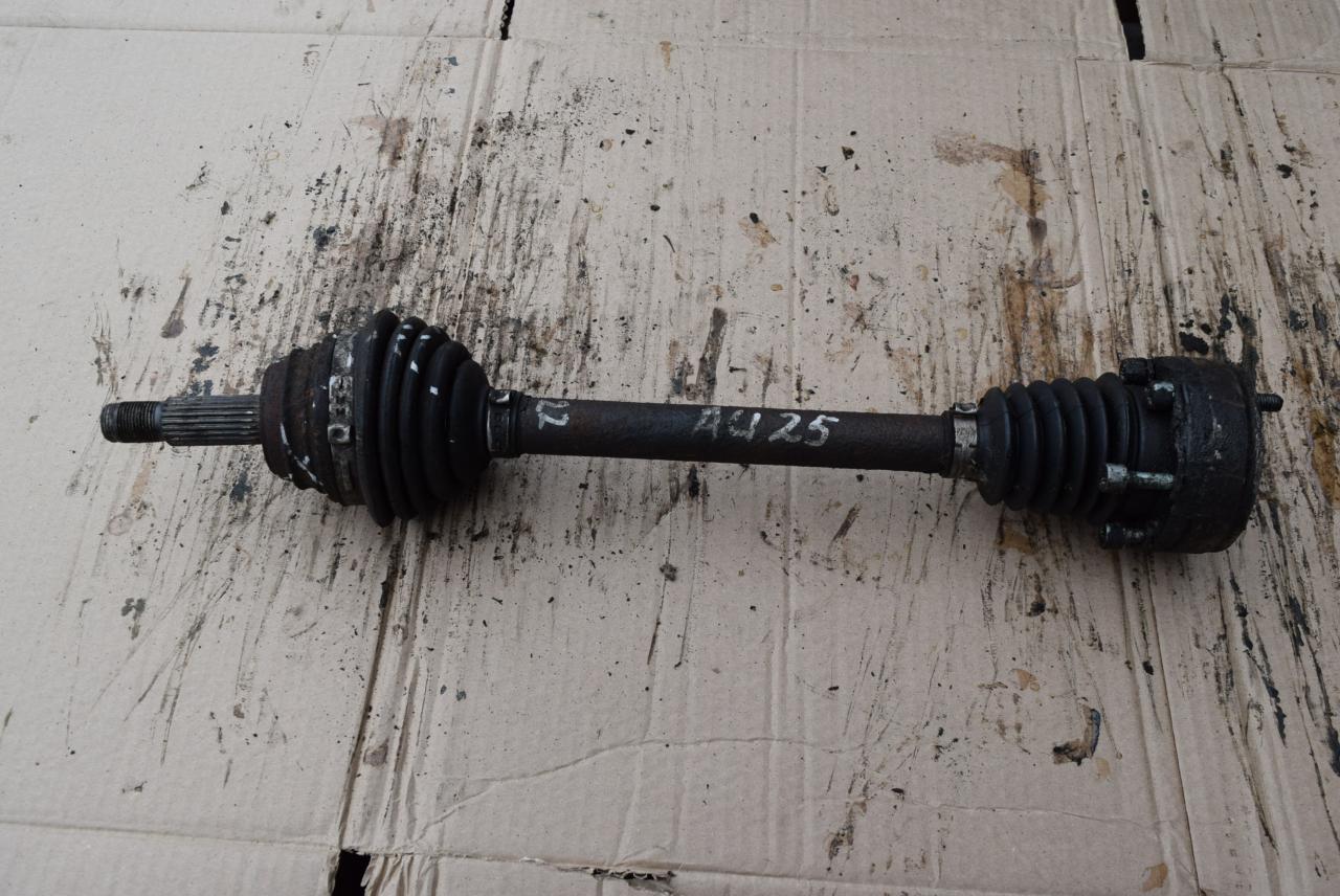 полуось передняя левая (приводной вал, ШРУС) Volkswagen Polo 3 поколение 1998, 1.4 л., бензин - фото №1