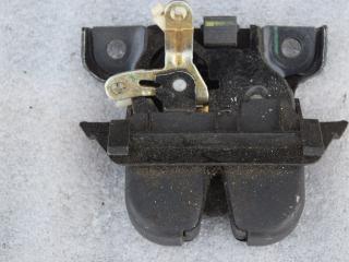 замок багажника Audi A4 B5 1998, 1.9 л., дизель, МКПП, универсал, 8D9327505F