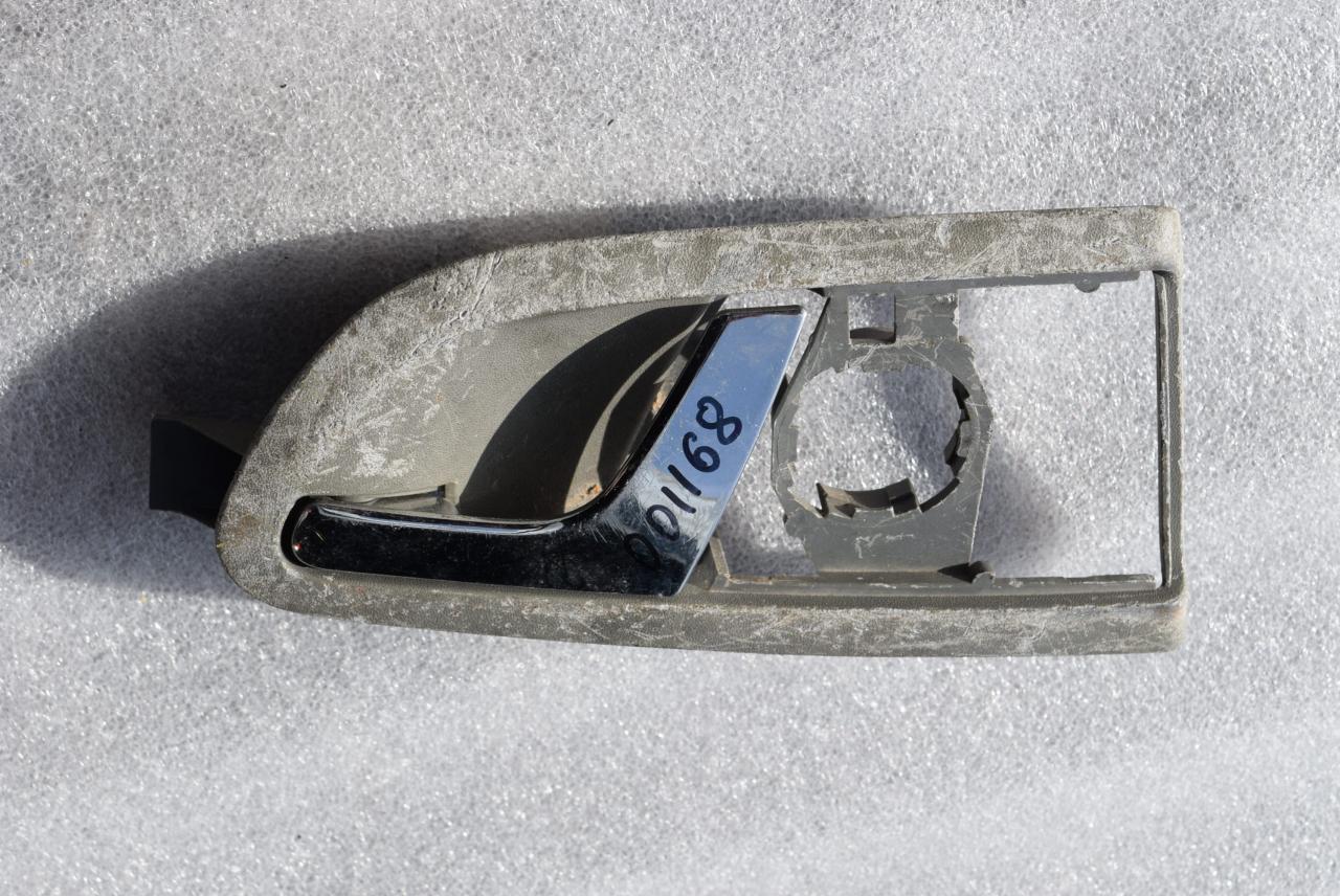 ручка внутренняя задняя левая Skoda Octavia 2 поколение (A5) 2004, 1.9 л., дизель, МКПП, хетчбэк 5 дв., 1U4839247, 1U0837225 - фото №1