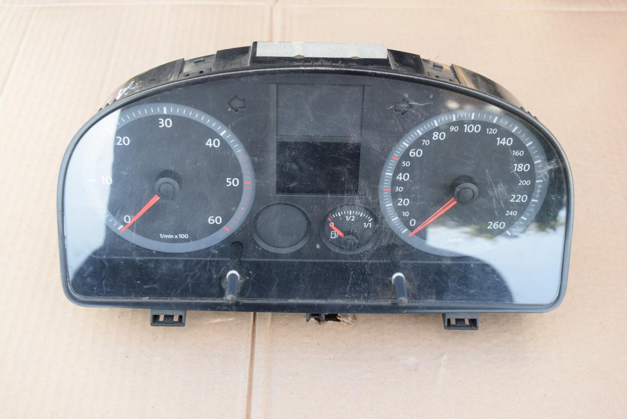 щиток приборов (приборная панель) Volkswagen Caddy 3 поколение 2006, 1.9 л., дизель, МКПП, 2K0920842E - фото №1