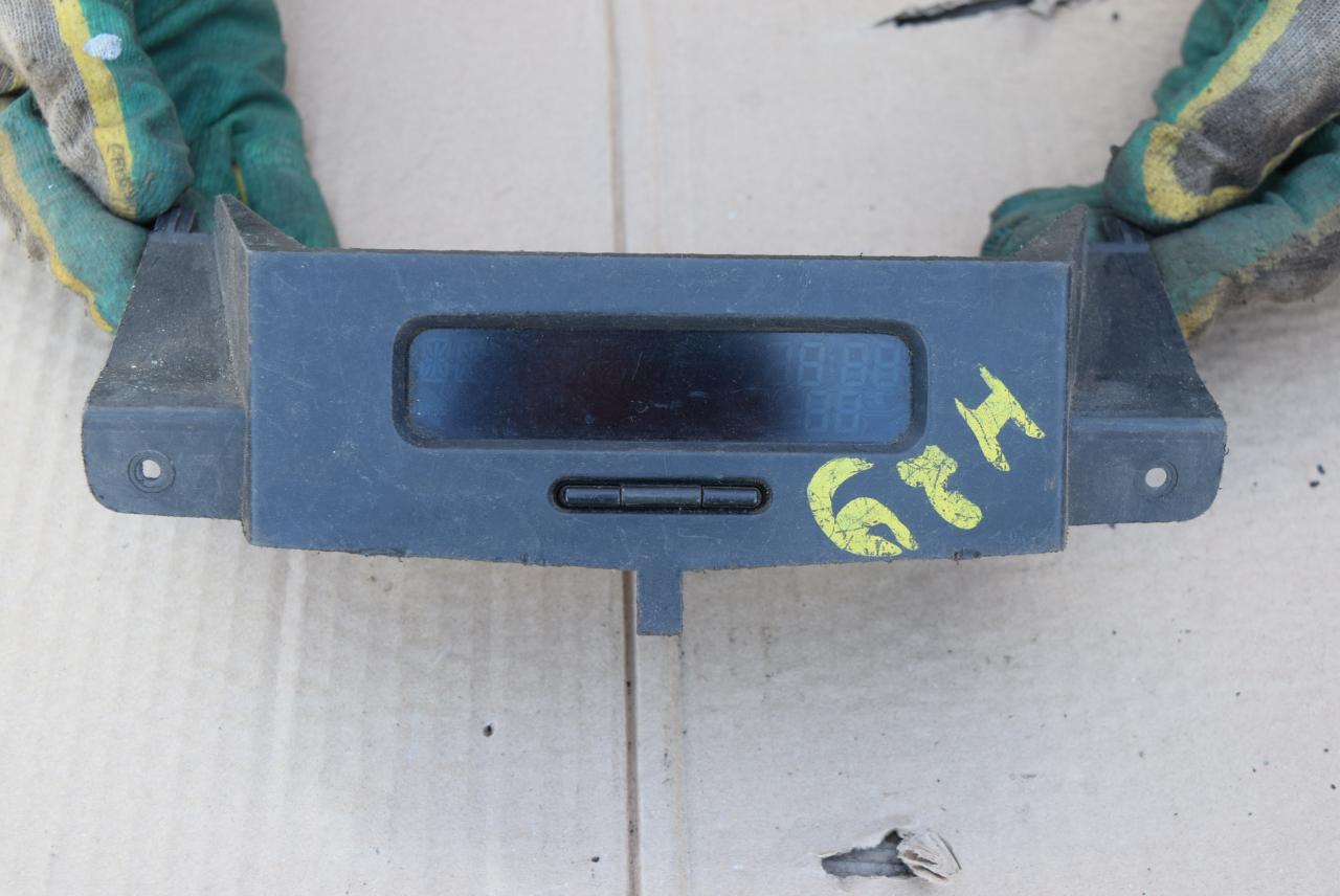 часы Renault Laguna 1 поколение 1996, 1.8 л., бензин, 7700428029A - фото №1