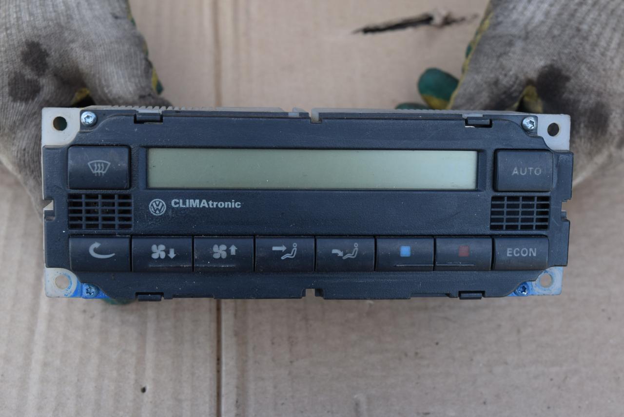 блок управления печки / климат-контроля Volkswagen Passat B5 1998, 1.9 л., дизель, универсал - фото №1