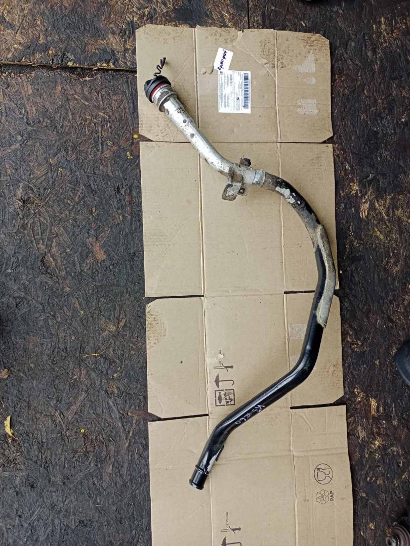 горловина топливного бака Volvo XC60 1 поколение 2012, 2.4 л., D5, D 5244 T10, дизель, АКПП, полный привод, 30769254 - фото №1