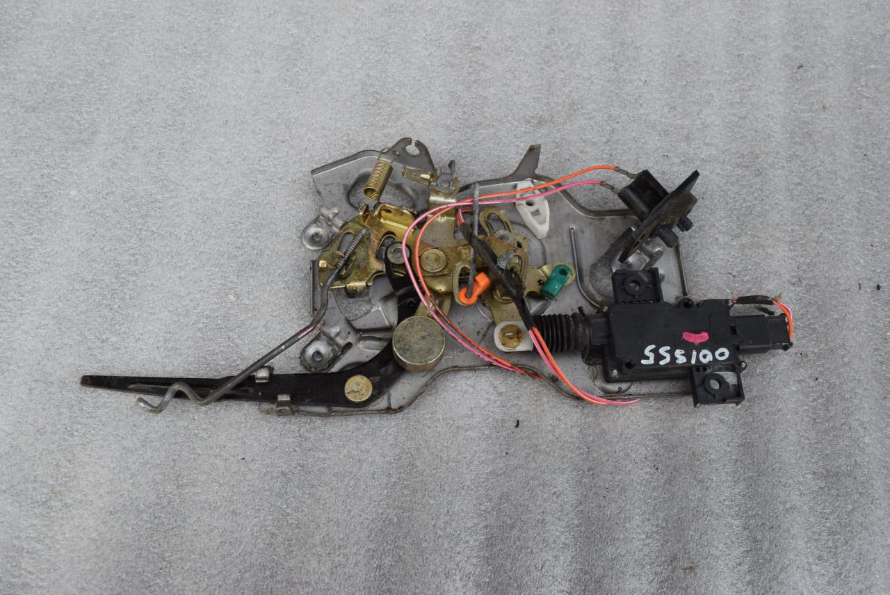 замок двери сдвижной Chrysler Voyager 3 поколение 1999, 2.4 л., бензин, АКПП, 4707808ABA - фото №1