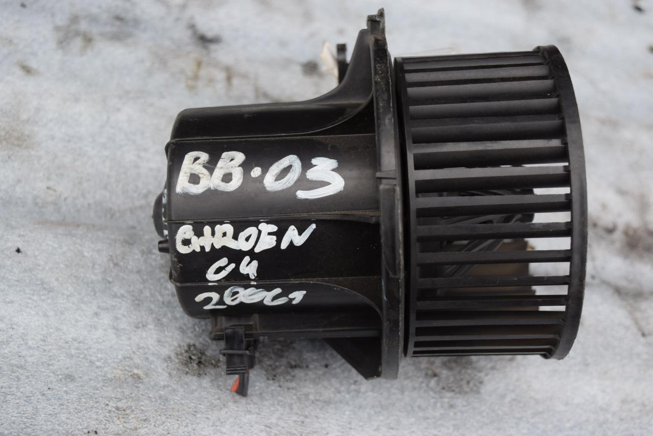 моторчик печки Citroen C4 1 поколение 2006, 1.6 л., дизель, PF2A1 - фото №1