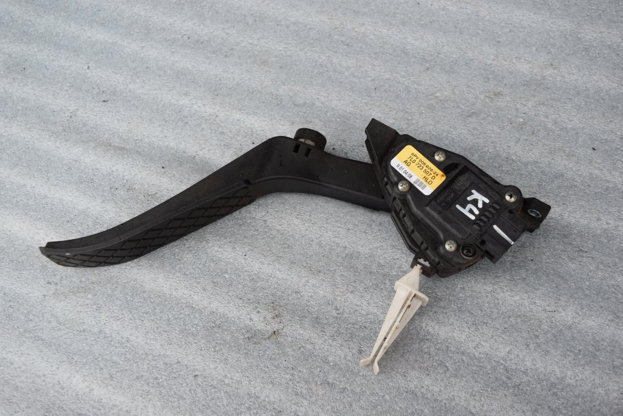 педаль Audi Q7 4L 2008, 3.0 л., TDi, CASA, дизель, АКПП, полный подключаемый привод, 7L0723507D - фото №1