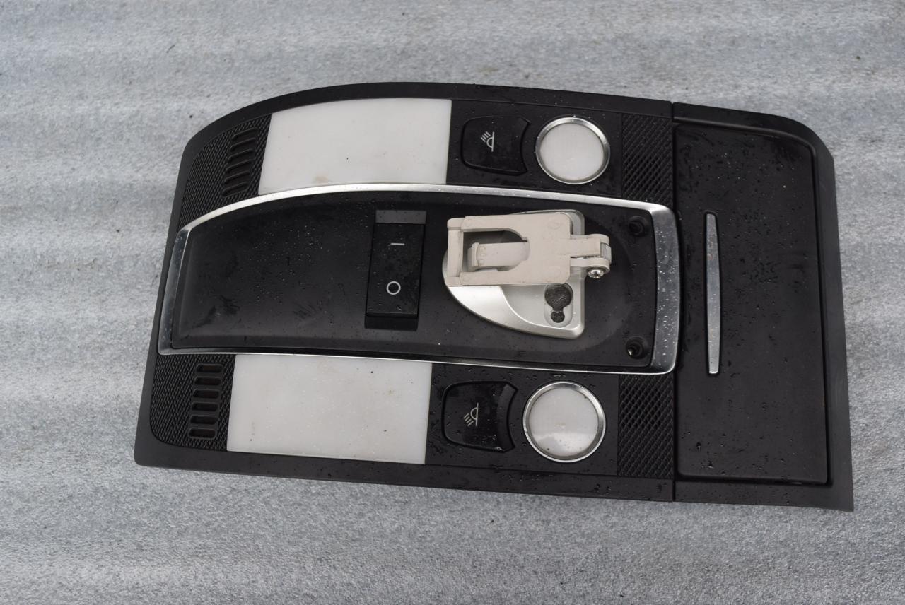 фонарь салона (плафон) Audi Q7 4L 2008, 3.0 л., TDi, CASA, дизель, АКПП, полный подключаемый привод, 4L0947135F - фото №1