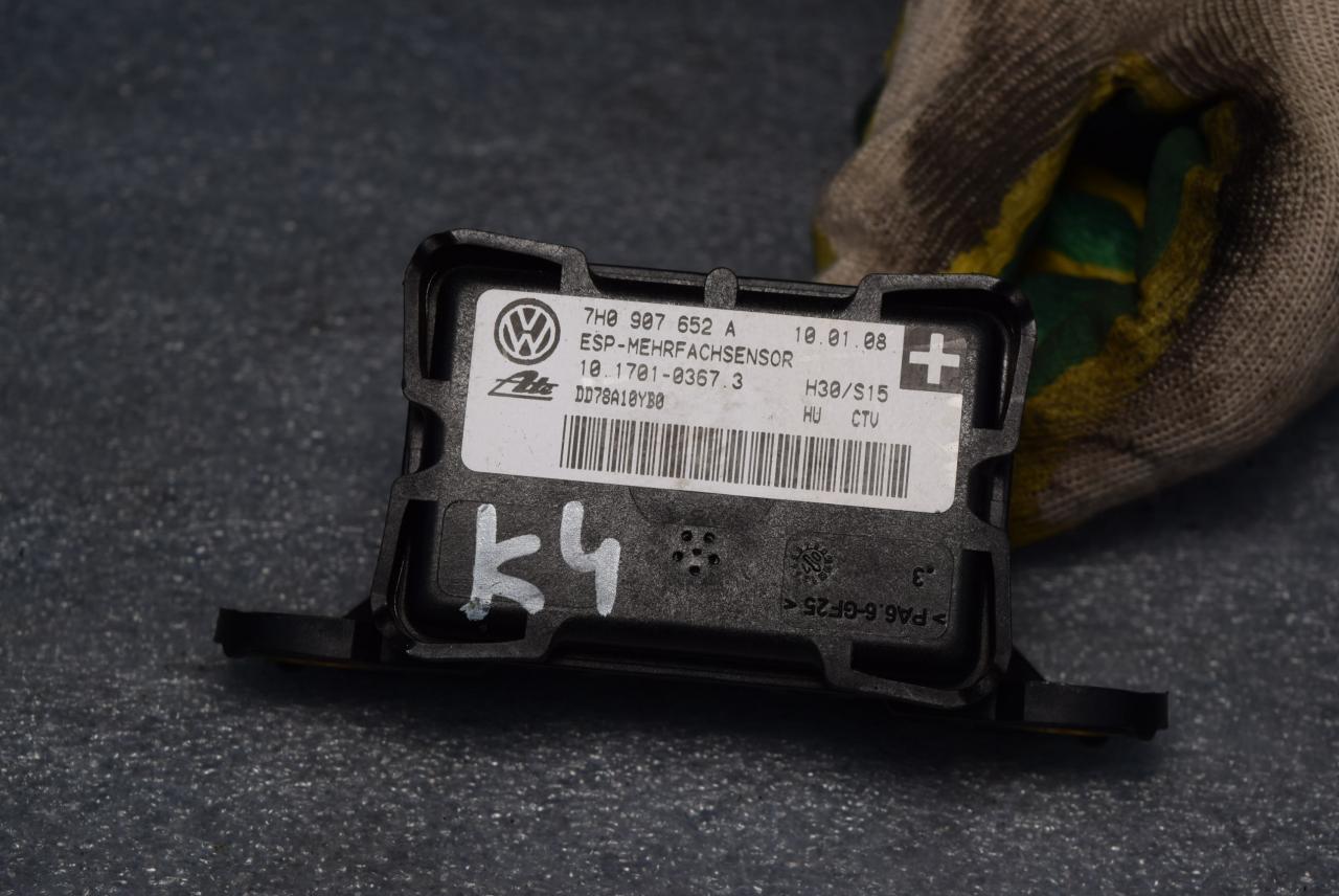 датчик ускорения Audi Q7 4L 2008, 3.0 л., TDi, CASA, дизель, АКПП, полный подключаемый привод, 7H0907652A - фото №1