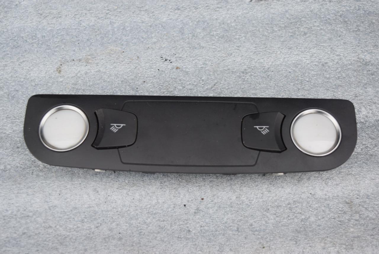 фонарь салона (плафон) Audi Q7 4L 2008, 3.0 л., TDi, CASA, дизель, АКПП, полный подключаемый привод, 4L0947111B - фото №1