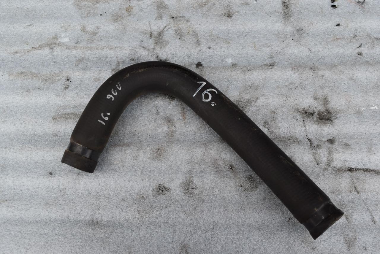 патрубок (трубопровод, шланг) Volvo S90 1 поколение 1997, 3.0 л., i, бензин, АКПП, седан, задний привод - фото №1