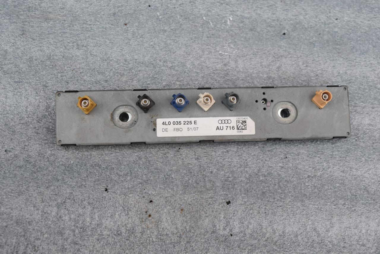 усилитель антенны Audi Q7 4L 2008, 3.0 л., TDi, CASA, дизель, АКПП, полный подключаемый привод, 4L0035225E - фото №1