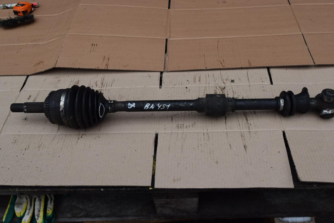 полуось передняя правая (приводной вал, ШРУС) Volvo S40 1 поколение 1997, 1.9 л., дизель, МКПП, седан, 26018161 - фото №1