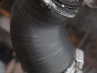 патрубок интеркулера Volvo S80 1 поколение 1998, 2.5 л., D 5252 T, дизель, МКПП, седан