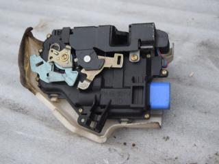 замок двери передней правой Volkswagen Golf 5 поколение 2006, 2.0 л., дизель, хетчбэк 5 дв., полный подключаемый привод