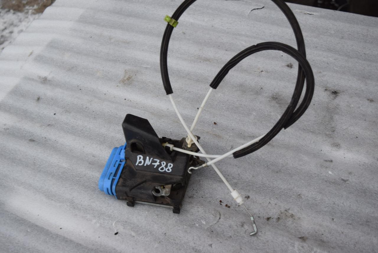 замок двери задней правой Audi 100 4A/C4 1994, 2.3 л., AAR, бензин, МКПП, седан, 4A0839016B - фото №1