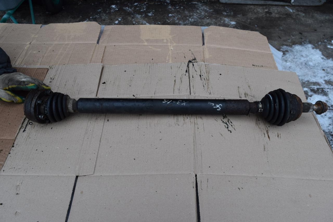 полуось передняя правая (приводной вал, ШРУС) SEAT Toledo 2 поколение 2004, 1.9 л., дизель, МКПП, седан - фото №1