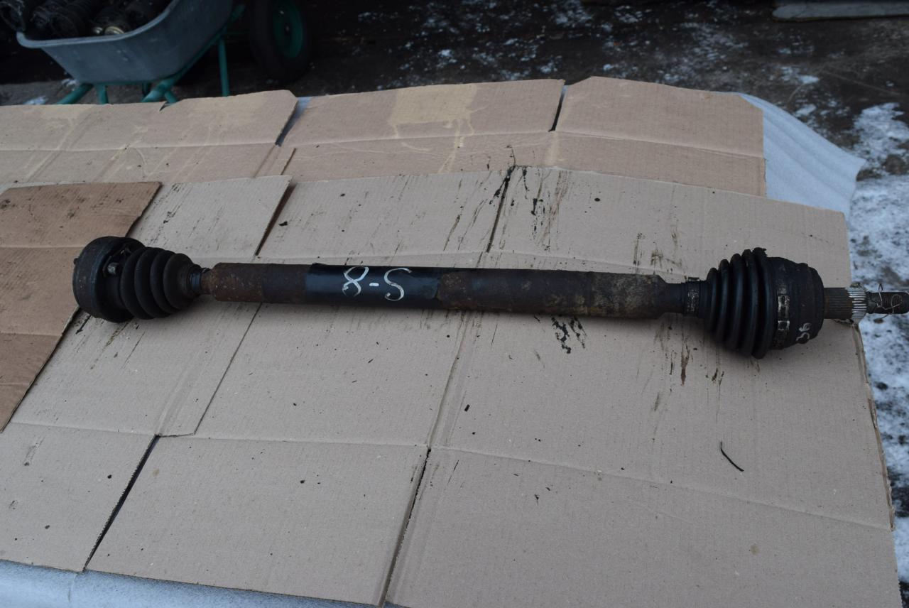 полуось передняя правая (приводной вал, ШРУС) Volkswagen Golf 4 поколение 1998, 1.4 л., бензин - фото №1