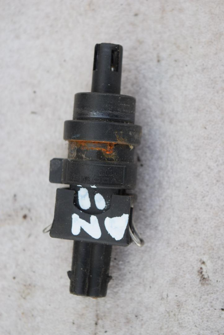 датчик температуры в выпускном коллекторе Volkswagen Sharan 1 поколение 1997, 2.0 л., бензин, 028906081 - фото №1