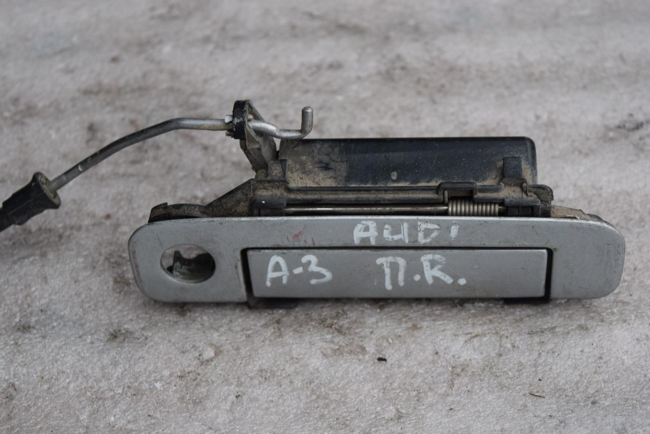 ручка наружная Audi A3 8L 1998, 1.9 л., дизель, АКПП, хетчбэк 5 дв., 4A0837206D - фото №1