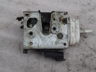 замок двери передней правой Audi A4 B5 1996, 1.9 л., дизель, МКПП, универсал, 8D1837016F