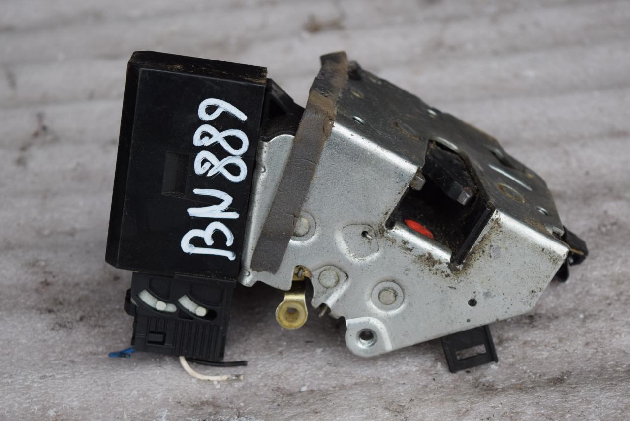 замок двери передней правой BMW 5 серия E39 1997, 2.5 л., бензин, АКПП, седан, 40620751, 67118352165 - фото №1