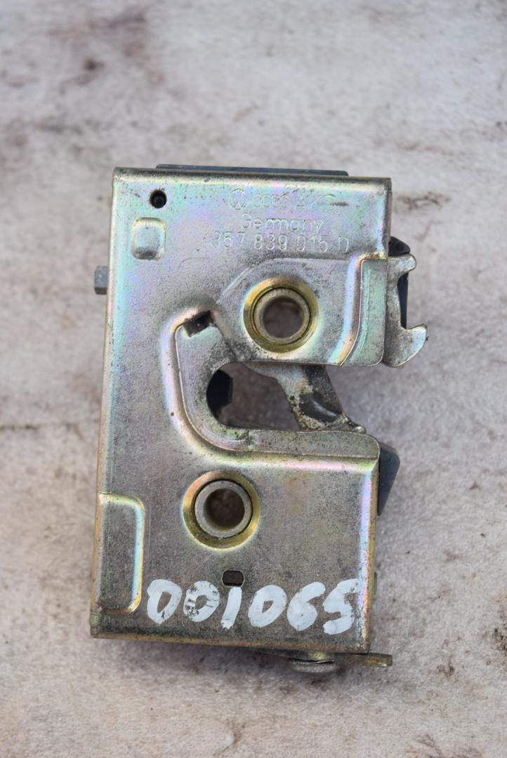 замок двери задней левой Volkswagen Passat B3 1992, 2.0 л., бензин, МКПП, седан, 357839015D - фото №1