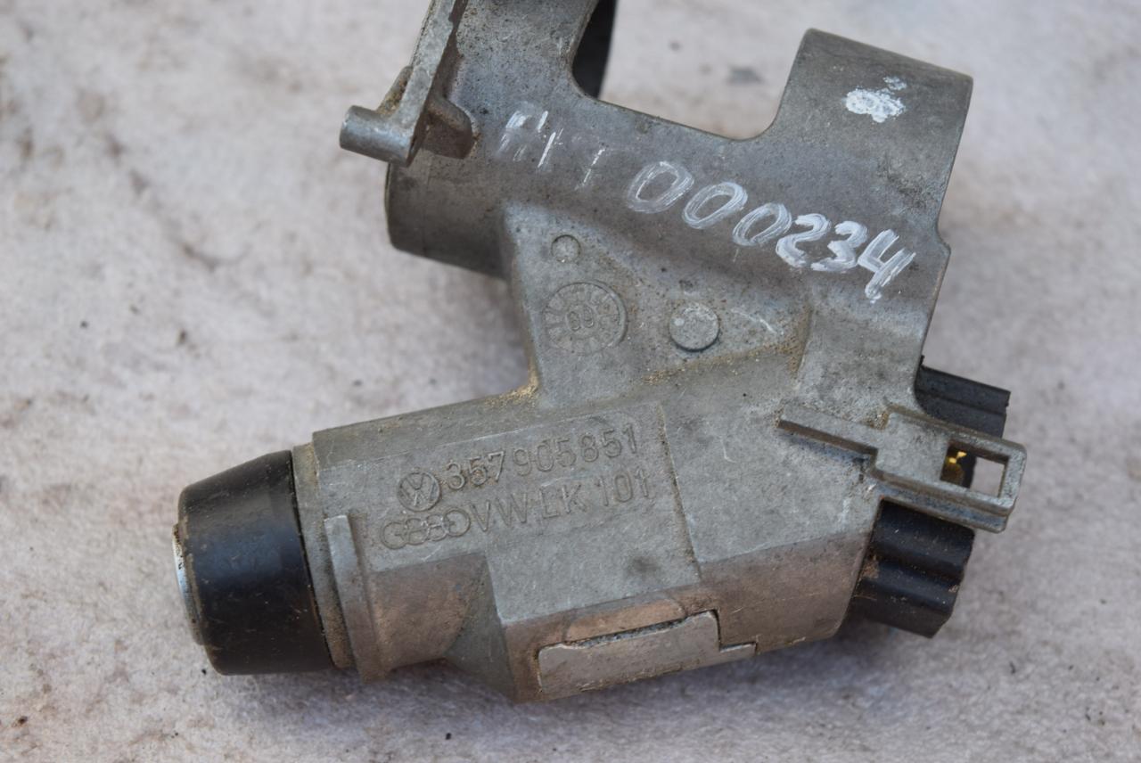 замок зажигания Volkswagen Passat B3 1989, 1.8 л., бензин, седан, 357905851 - фото №1