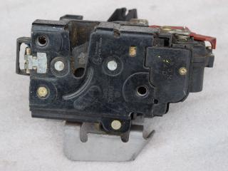 замок двери передней правой Audi A4 B6 2001, 1.9 л., дизель, седан