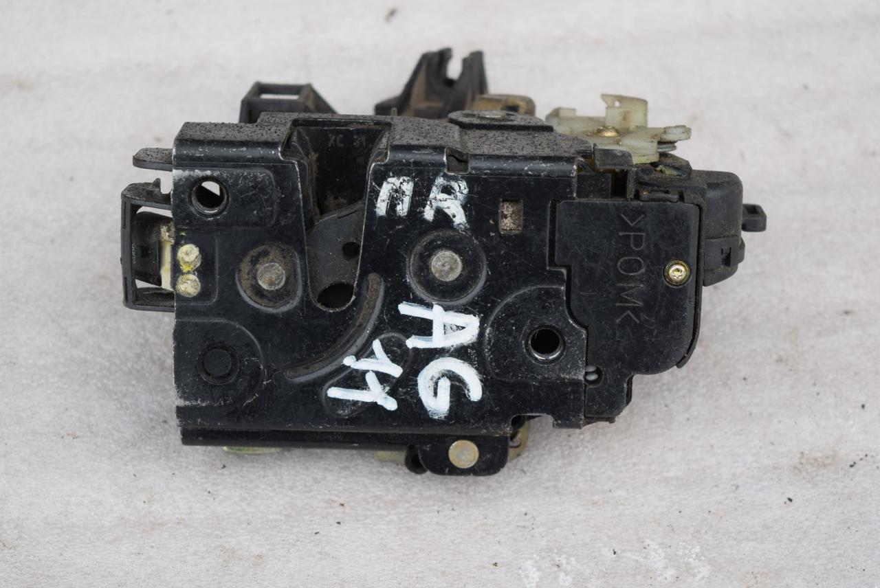 замок двери передней правой Volkswagen Golf 4 поколение 1999, 1.9 л., AGR, дизель, МКПП, хетчбэк 5 дв., 3B1837016 - фото №1