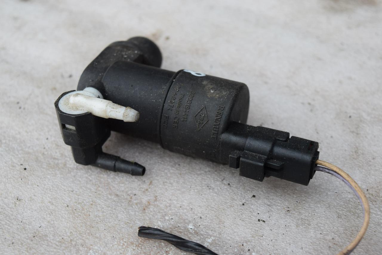 насос (моторчик) омывателя стекла Renault Laguna 2 поколение 2003, 1.9 л., дизель, МКПП, хетчбэк 5 дв., 8200194414 - фото №1