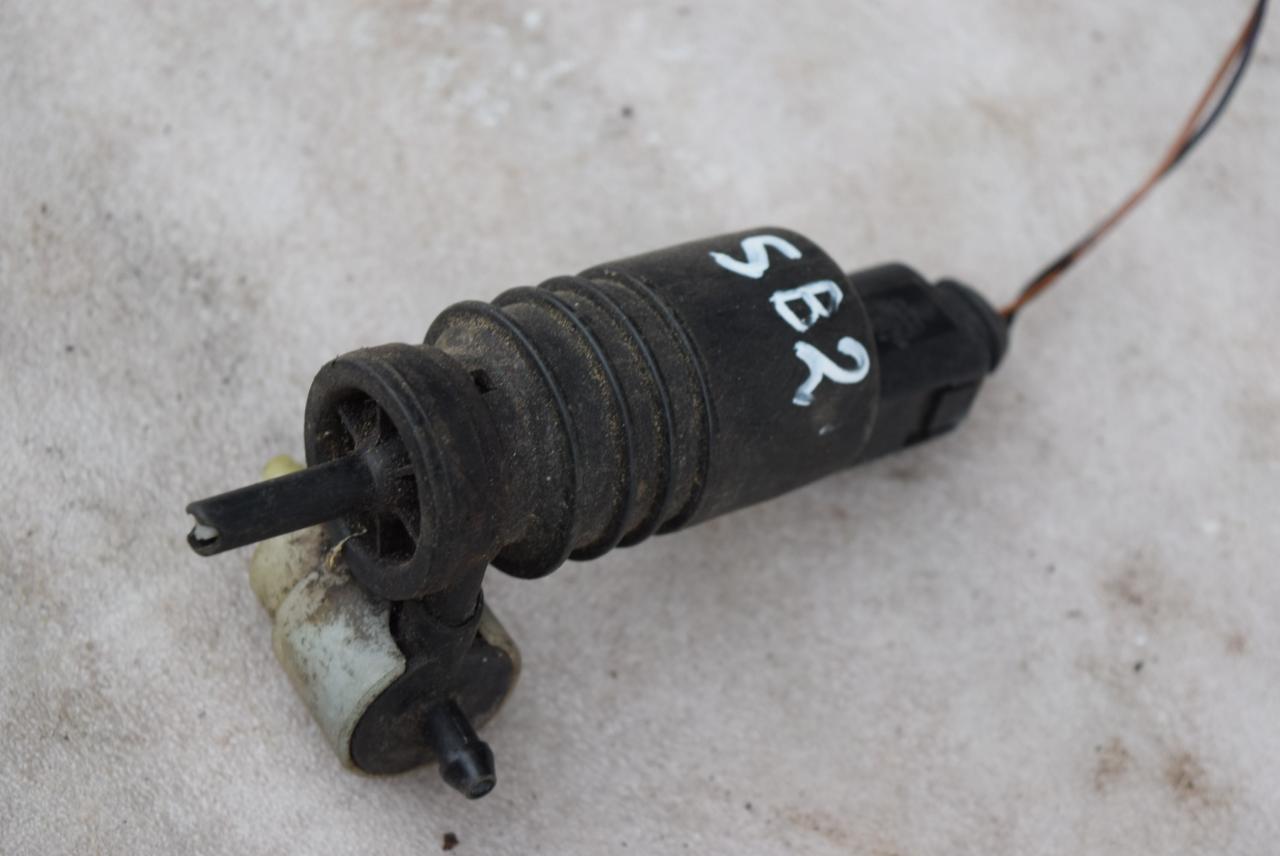 насос (моторчик) омывателя стекла Volkswagen Touareg 1 поколение 2006, 2.5 л., дизель, АКПП, 1J0973722, 1J6955651 - фото №1