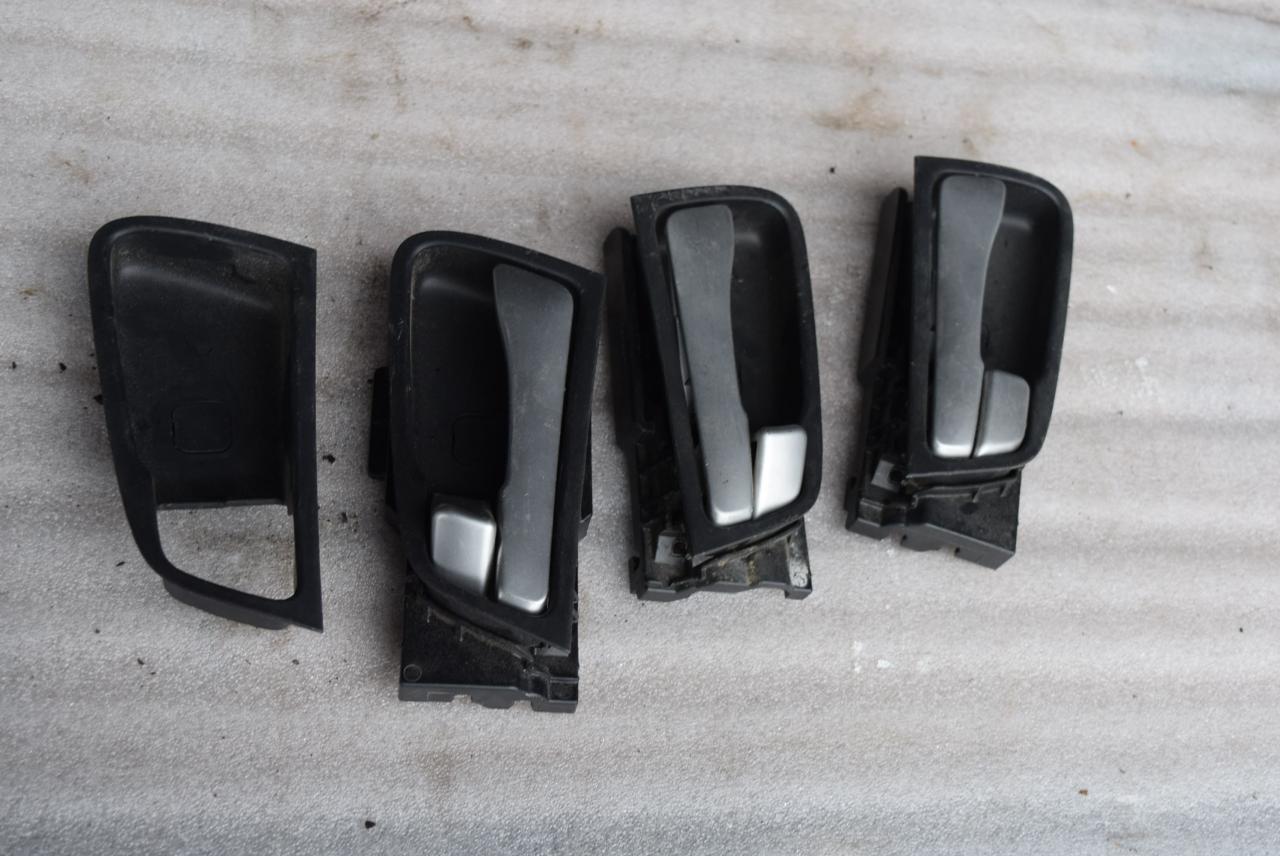 ручка внутренняя передняя левая Hyundai Solaris 1 поколение 2013, 1.4 л., бензин, МКПП - фото №1