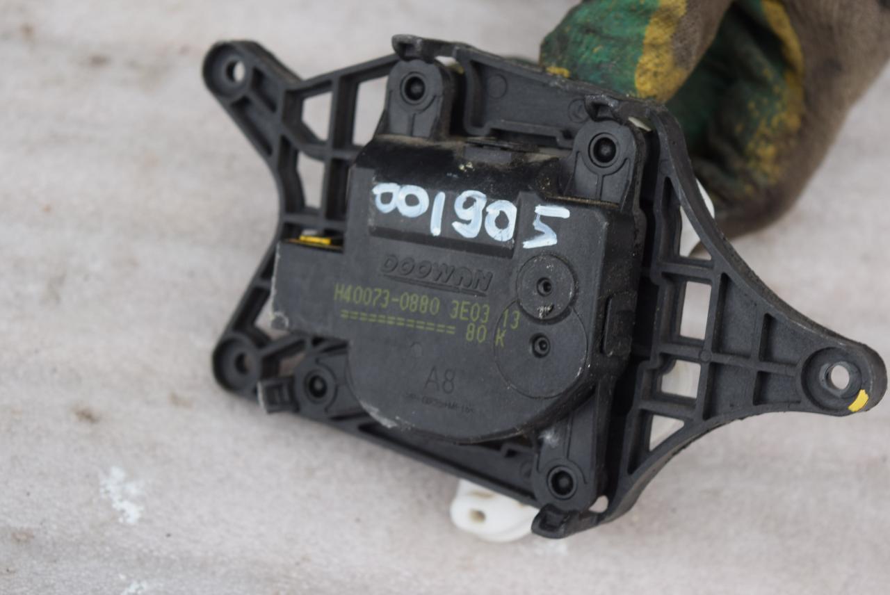 моторчик заслонки печки Hyundai Solaris 1 поколение 2013, 1.4 л., бензин, МКПП, H400730880 - фото №1