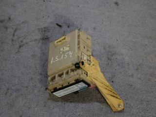 блок предохранителей Toyota Yaris XP9 2008, 1.4 л., 1ND-TV, дизель, МКПП, хетчбэк 5 дв., 827302700