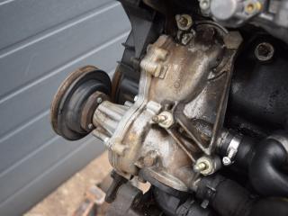 помпа Volkswagen Golf 3 поколение 1997, 1.9 л., TDi, AFN, дизель, МКПП, хетчбэк 5 дв., 037121013A