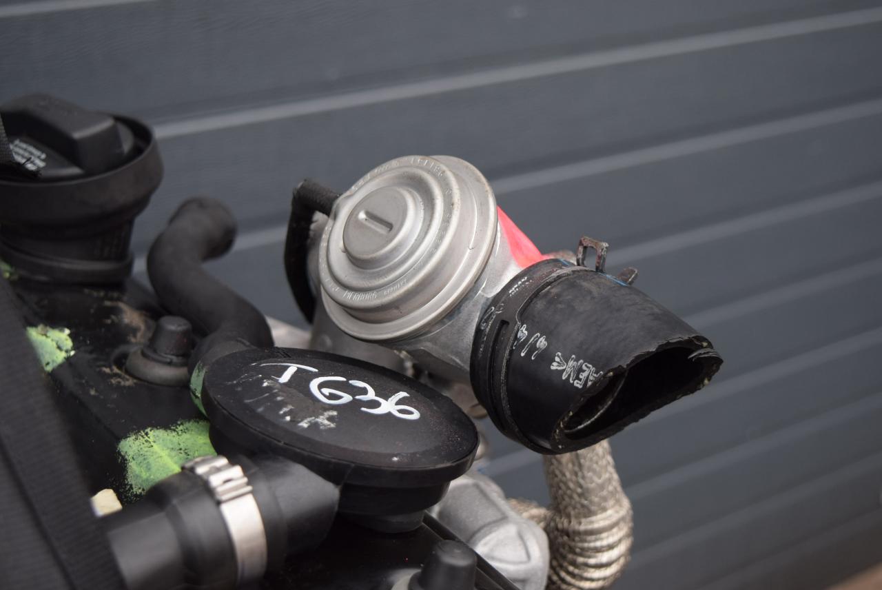 клапан EGR Volkswagen Golf 3 поколение 1997, 1.9 л., TDi, AFN, дизель, МКПП, хетчбэк 5 дв., 028129711J - фото №1