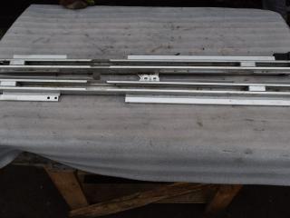 направляющая шторки багажника (салазки) Volvo XC70 3 поколение [рестайлинг] 2015, 2.4 л., D5, D 5244 T20, дизель, АКПП, универсал, полный подключаемый привод, 31292555